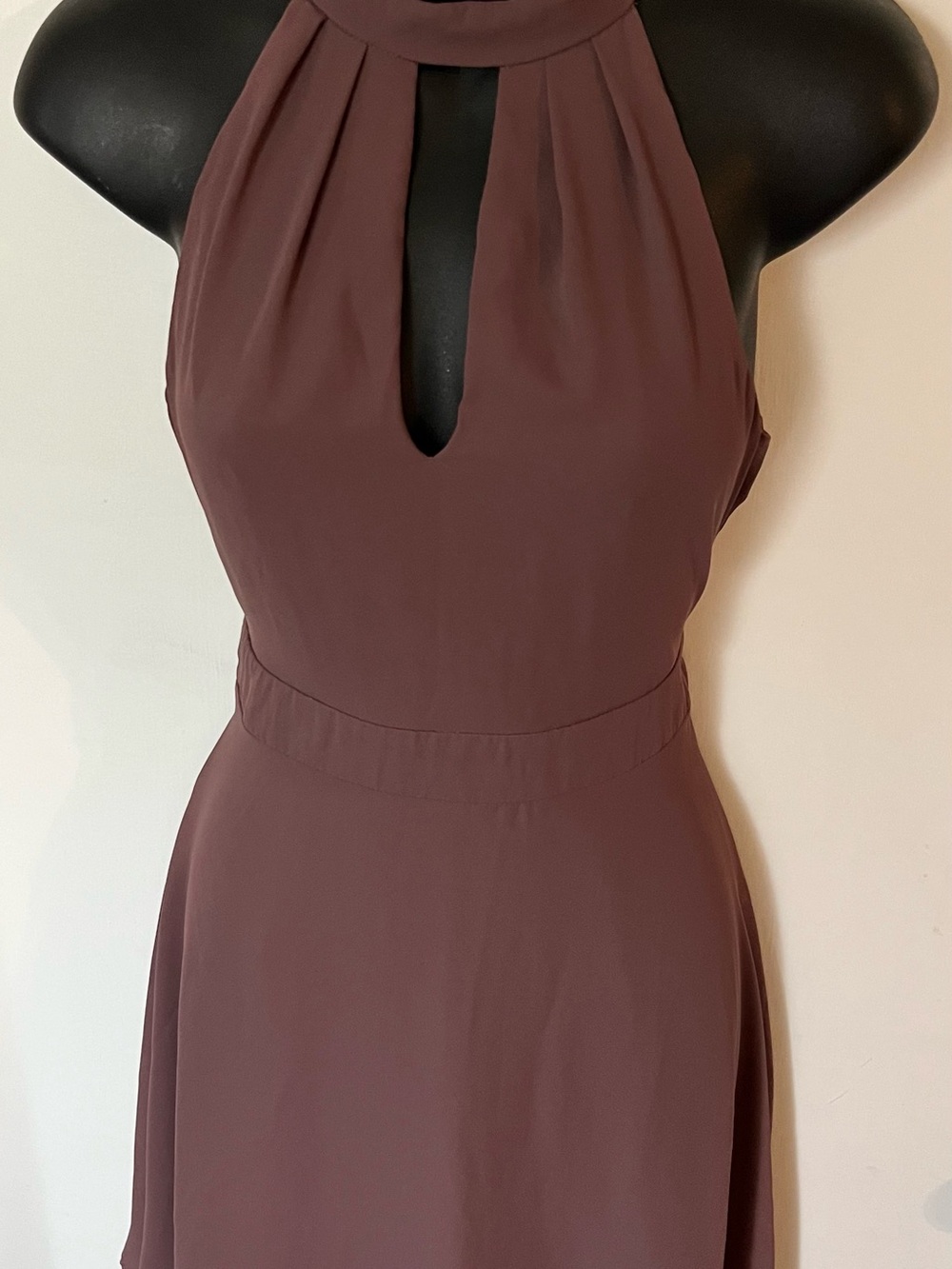 Express One-Shoulder Halter Dress in Plum - Picture 2 of 7